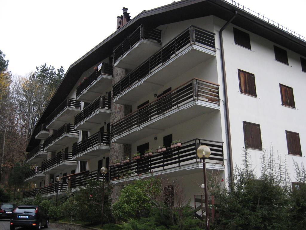 Appartement Le Tre Rose Montagna à Camigliatello Silano Extérieur photo